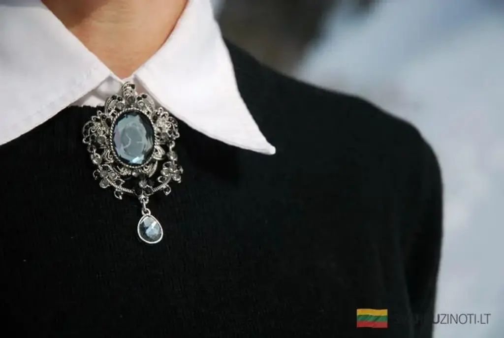 Antyczne piękno z ukrytym zagrożeniem: dlaczego stare ozdoby mogą odbierać energię