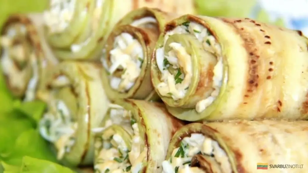Jak zrobić pyszne i zdrowe rolstki z cukinii z serem i czosnkiem?