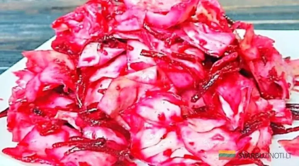 Jedna kapusta i jeden burak: sekretna receptura na chrupiącą koreańską surówkę