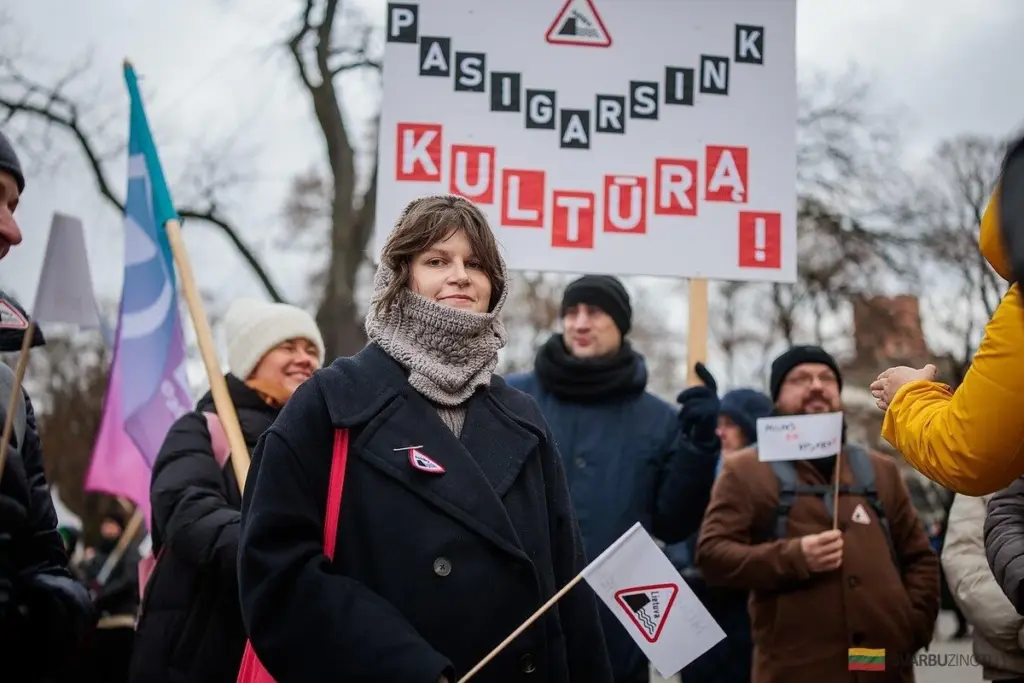 Kultura wzywa na ulice: Masowy wiec w Wilnie rusza pod Sejm