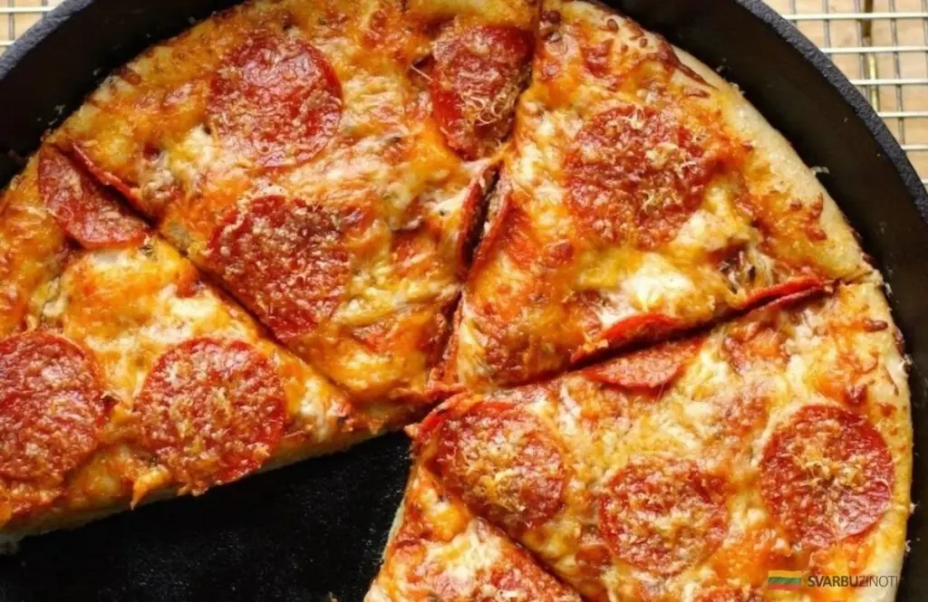 Pizza z patelni w 15 minut: tak prosta, że będą jej prosić codziennie!