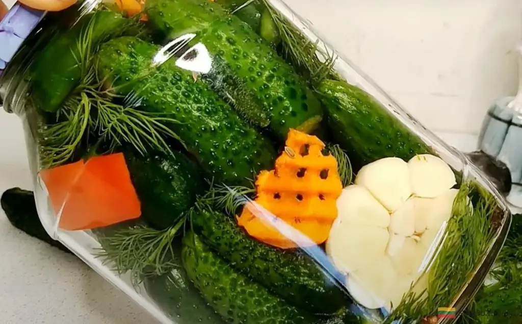 Po 2 godzinach na stole. Lekko solone ogórki, na które przepis prosili wszyscy goście