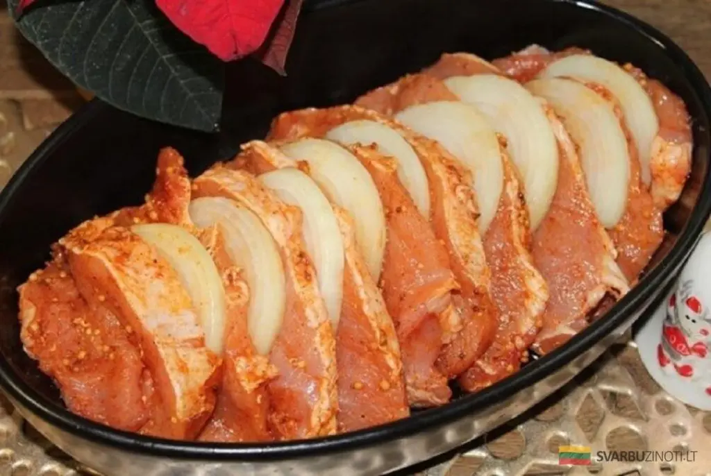 Prosty sposób na soczyste mięso. Sekretem są 4 składniki i piwo!