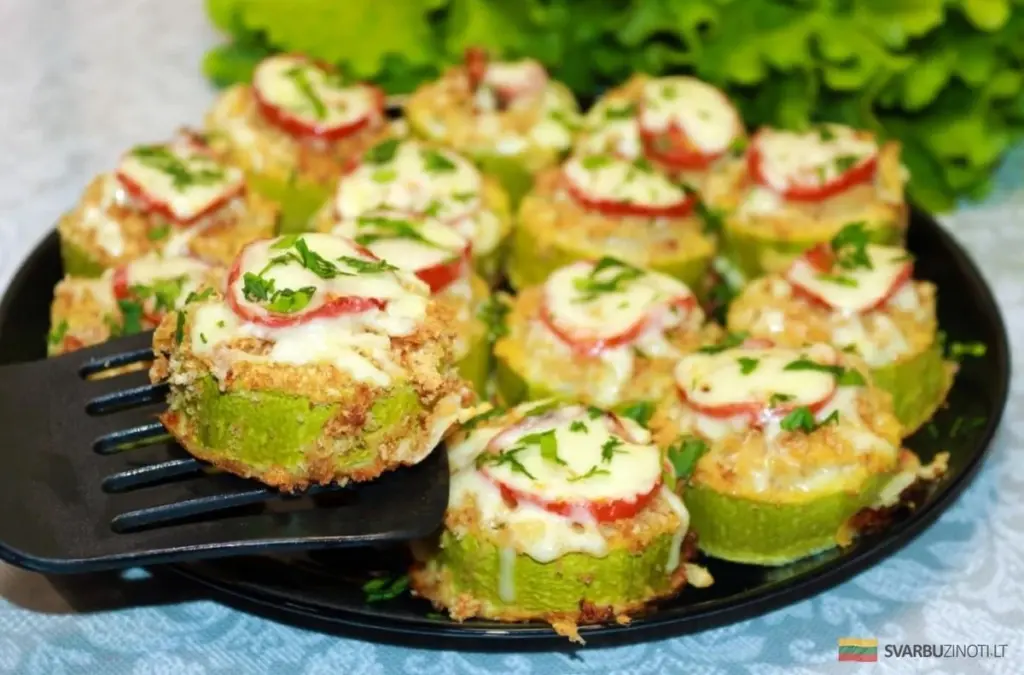 Sekretne danie z cukinii, które zrewolucjonizuje lato. Bez smażenia, prosto z piekarnika!