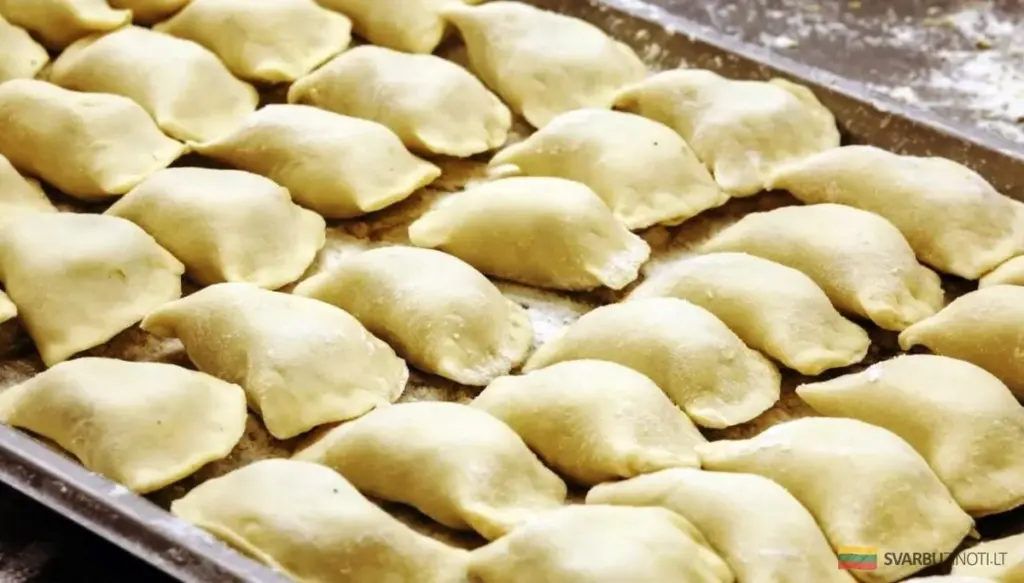 Szwedzkie pierogi, które zwołują całą rodzinę. Poznaj sekretny przepis!