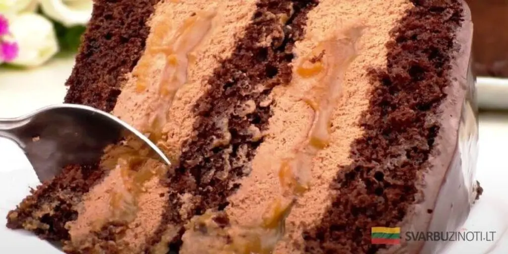 Czekoladowa rozkosz: Proste ciasto "Mars" zachwyci smakiem