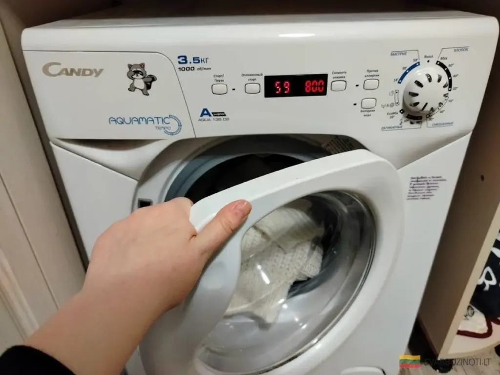 Dlaczego od lat popełniamy błąd z drzwiczkami pralki? Ekspert zdradza prosty sposób na zapach świeżości