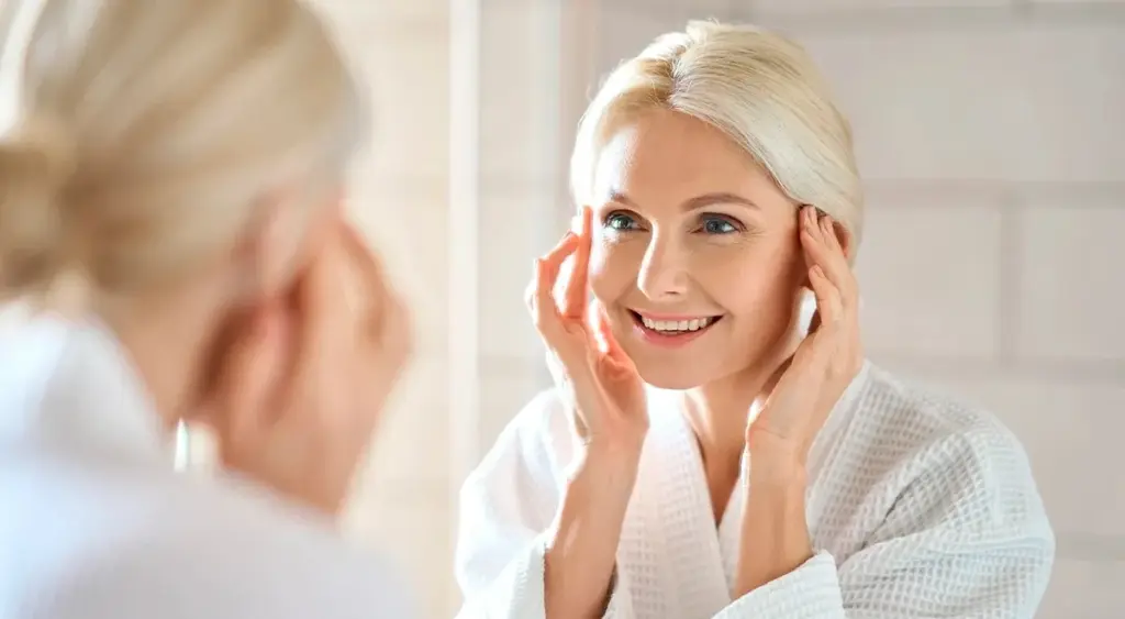 Dlaczego Twoja skóra traci blask i jędrność? 3 kluczowe produkty, które musisz mieć w diecie