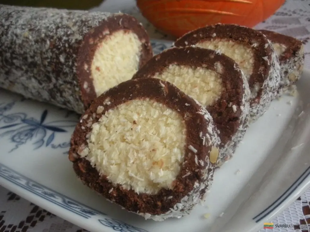 Domowy deser "Raffaello": kokosowy roulade bez pieczenia w 30 minut