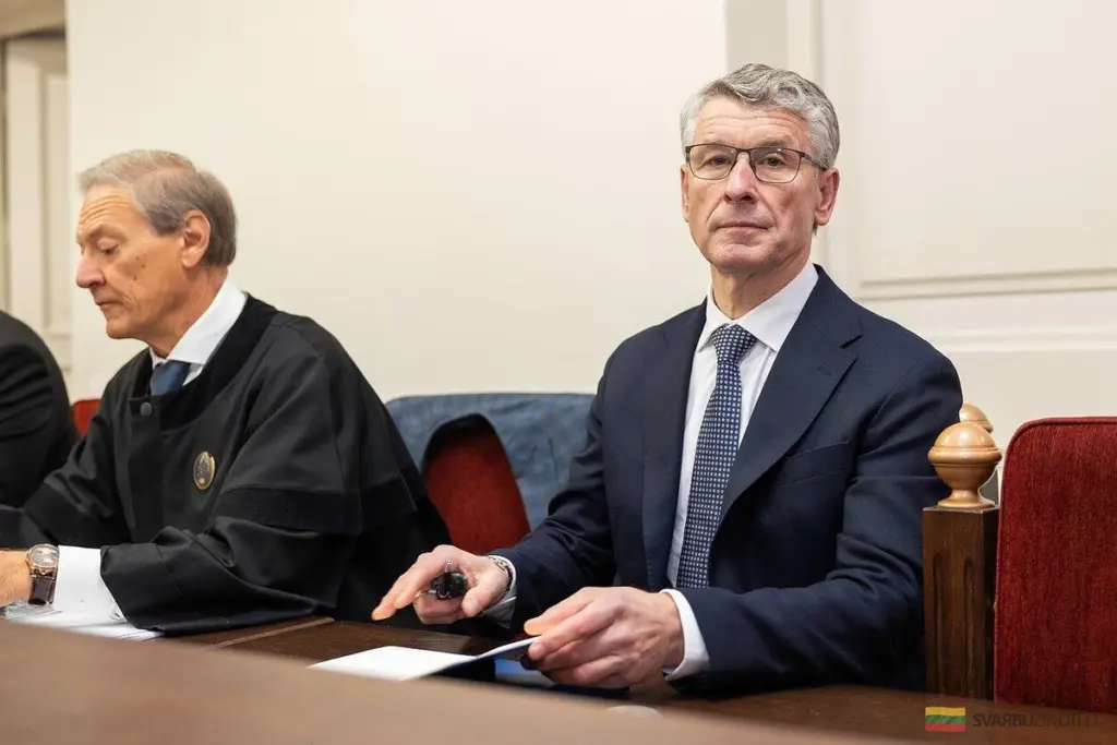 Generał Rupšys o implantach: „Nie przyznaję się do winy, zapłaciłbym, gdyby wystawiono rachunek”