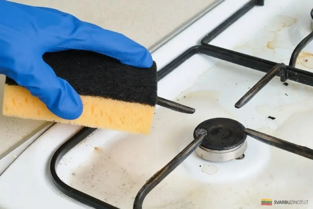 Jak pozbyć się starych plam z tłuszczu w 5 minut: sprawdzony sposób bez drogich produktów