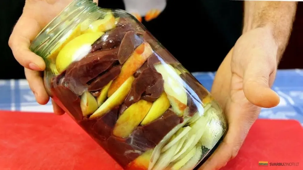 Kaszanka w słoiku: Nie uwierzysz, jak szybko znika z talerzy