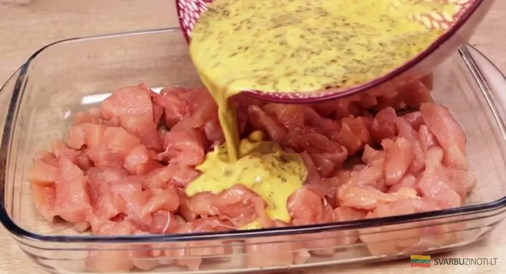 Kurczak pieczony inaczej. Miękkie, soczyste i aromatyczne – sekret tkwi w prostym dodatku