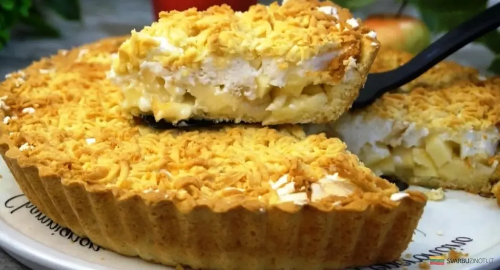 Puszysty sernik z jabłkami: tylko 2 owoce, a efekt "niebiańskiego obłoku"