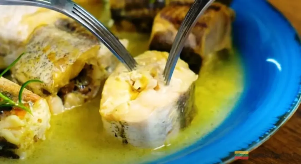 Ryba rozpływająca się w ustach: sekretny trik szefów kuchni na idealnego łososia w 20 minut