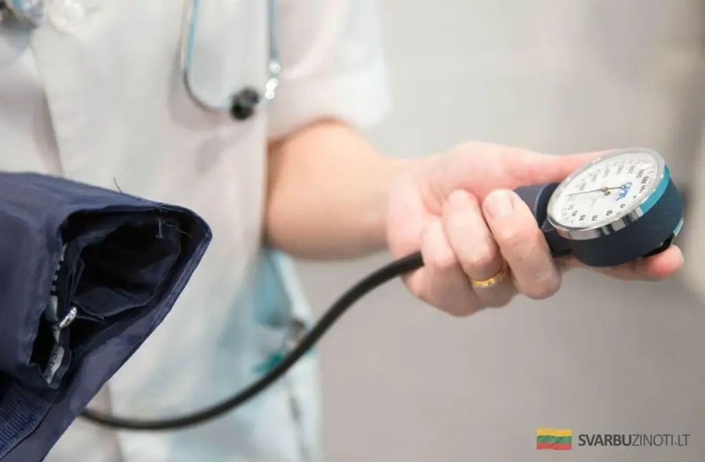 Rytowy rytuał, który obniża ciśnienie i wzmacnia serce w 5 minut. Prosty trening "Kula-Bok" to sekret długowiecznych Azjatów