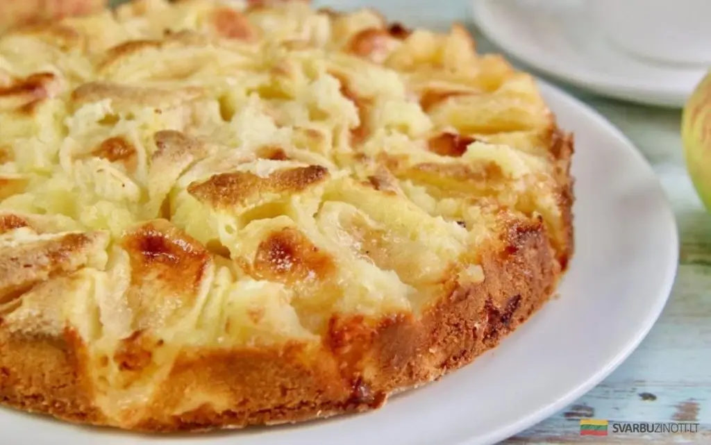 Sekret włoskiego ciasta jabłkowego: Przepis, który cię zachwyci