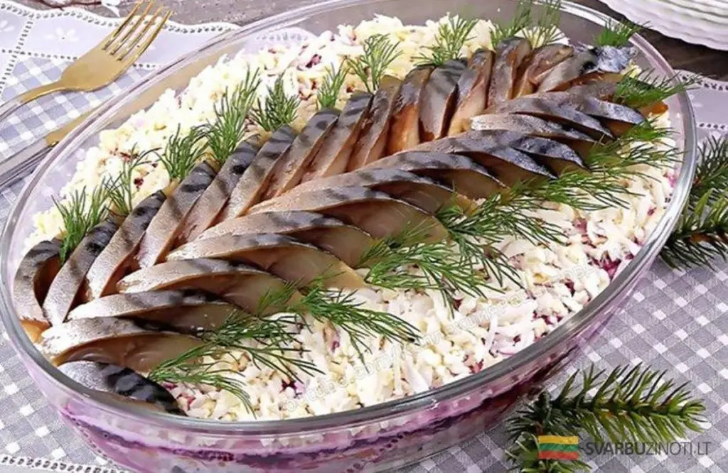 Śledź do lamusa: ten przepis na rybę pod pierzynką zaskoczy smakiem