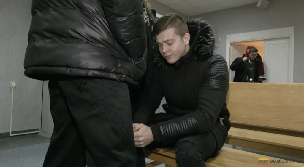 Sportowiec skatowany dla dziewczyny. Zapłaci to przez 3 lata, ale nie trafi do więzienia