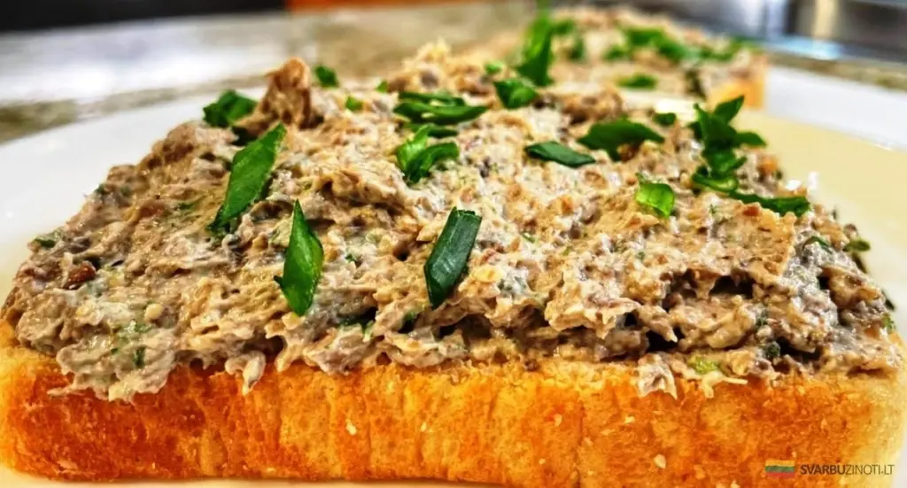 Szybka pasta grzybowa na kanapki: sycąca propozycja na śniadanie w 15 minut