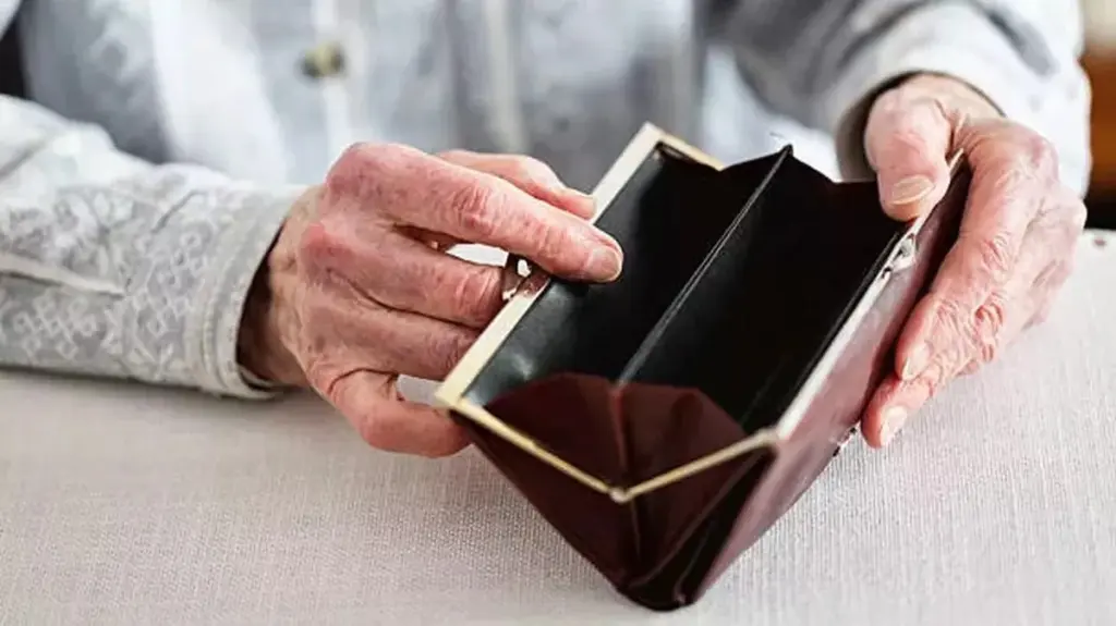 Twoja emerytura w 2025: Seniorzy dostaną znaczną podwyżkę, średnia sięgnie 750 euro