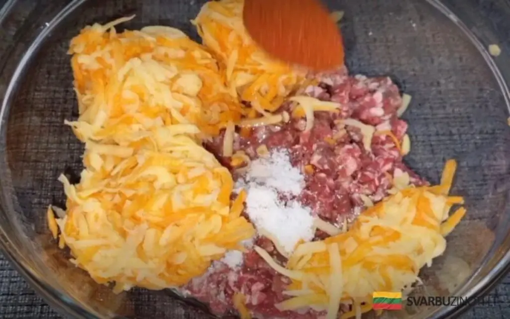 Urodzona w latach 90. babcia zdradziła sekret pulchnych pulpetów ziemniaczanych. Sekret tkwi w 1 składniku!