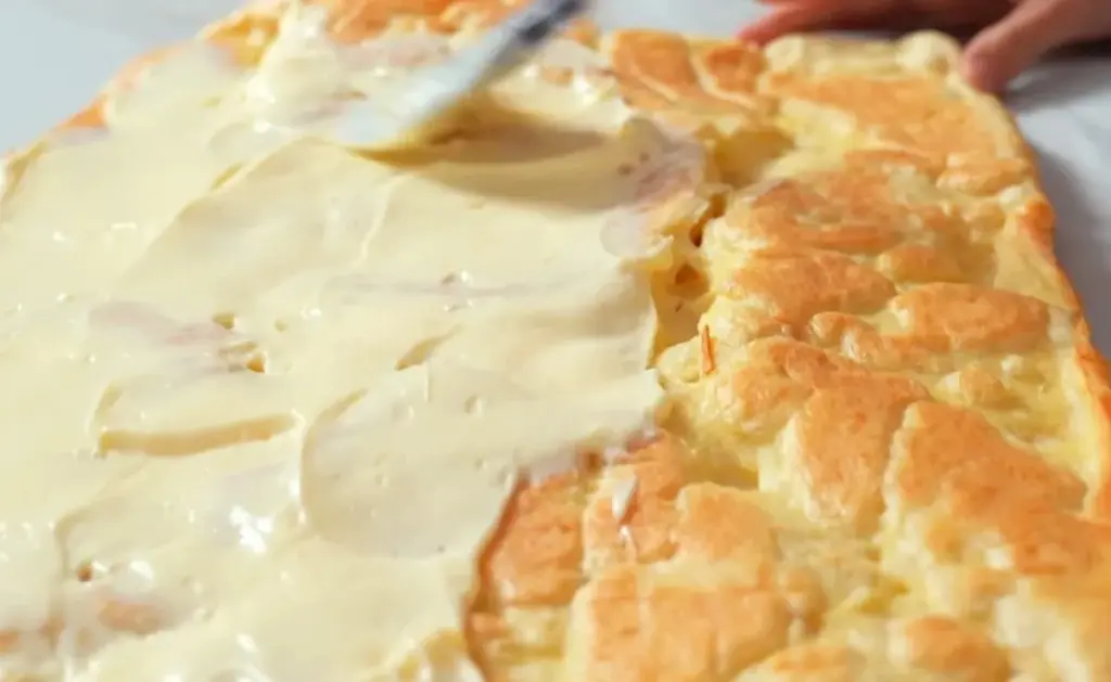 Dlaczego przestałam kupować eklerki w cukierni? Ten aksamitny rolmops z kremem robię sama w domu.