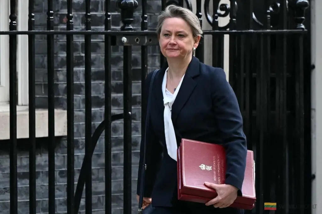 Iran i Rosja: Wspólny front przeciw globalnej gospodarce? Brytyjska minister ujawnia szokujące powiązania