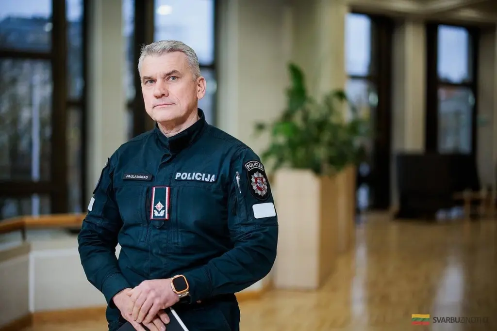 Mniej policjantów, ale szybsza reakcja: Czy polskie ulice są bezpieczniejsze?
