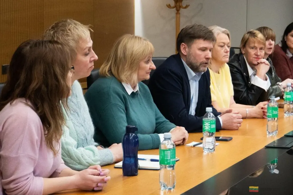 Nauczycielskie Wyczerpanie: Dlaczego Rozmowy w Gimnazjum w Alytusie Spadły na Psy?