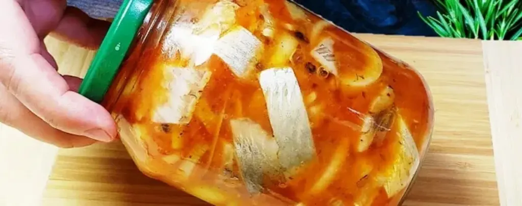Szykuj się: ta śledziowa przystawka przebija smak ryby wędzonej!