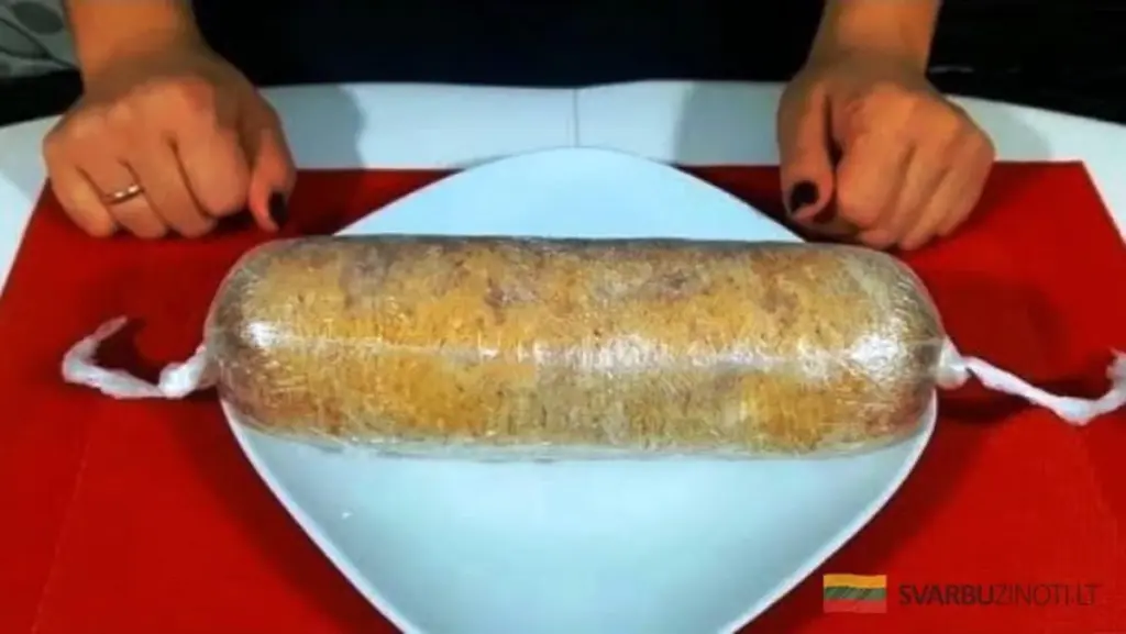 Zapomnij o sklepowych wędlinach: domowa kiełbasa z kurczaka to hit!